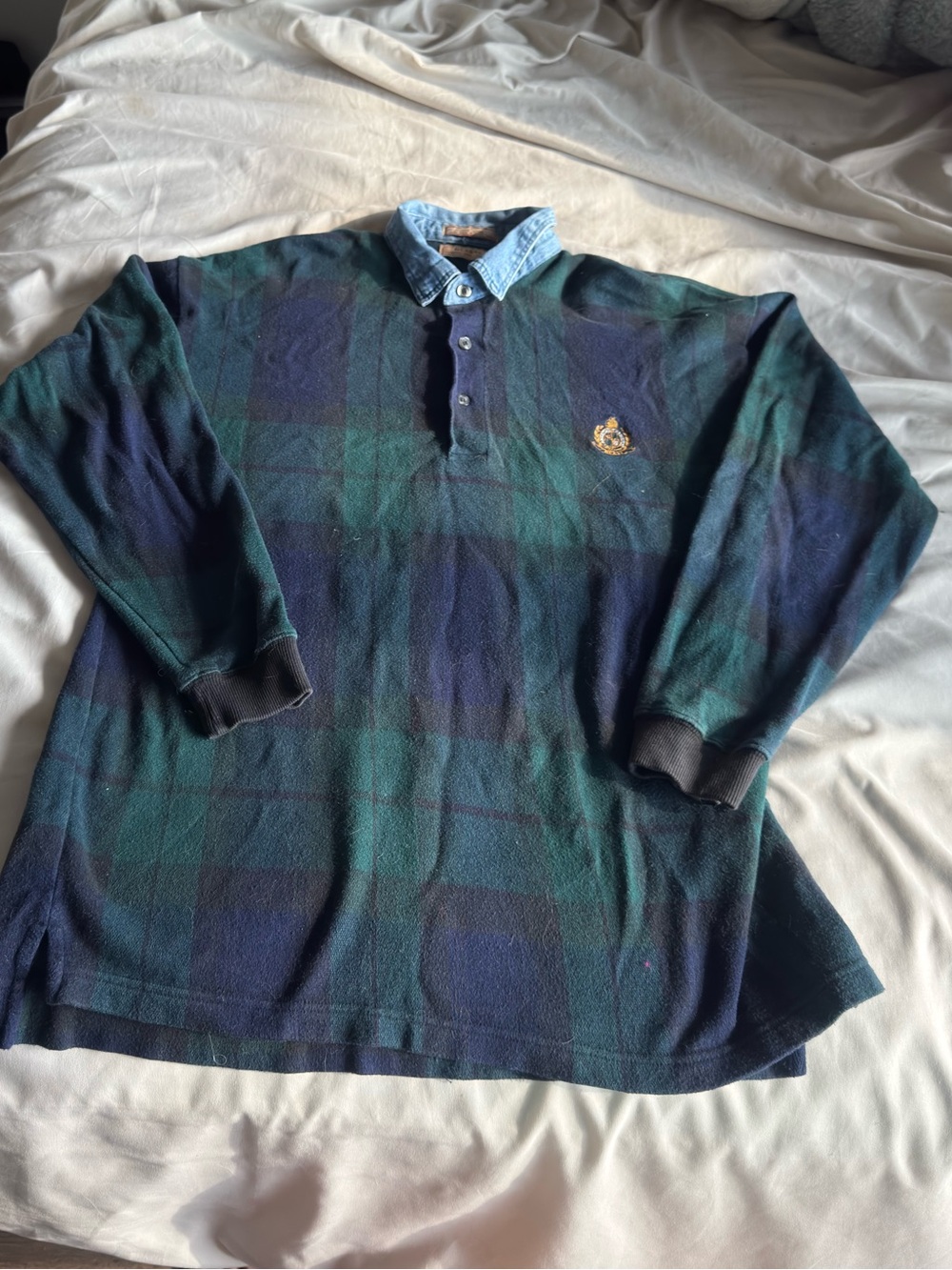 Vintage 90s Mens GUESS Green and Navy Plaid Long-Sleeve Polo with Denim Collar